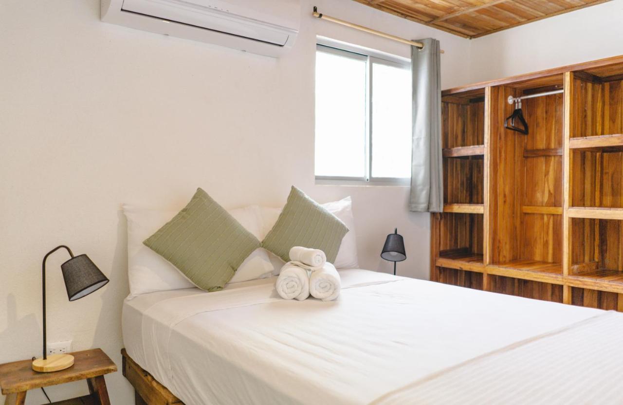 Cuatro Vientos Lodge & Apartments - Mal Pais, Costa Rica Playa Santa Teresa  エクステリア 写真