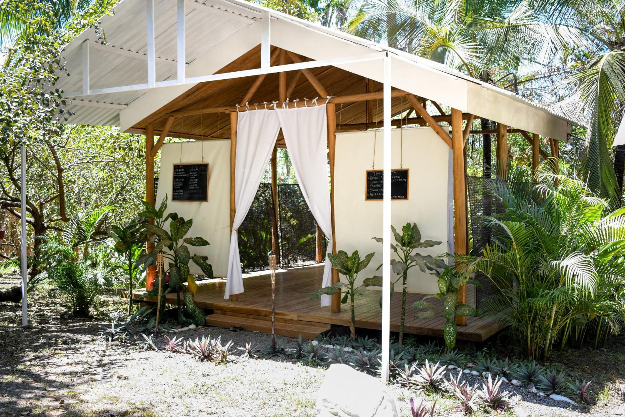 Cuatro Vientos Lodge & Apartments - Mal Pais, Costa Rica Playa Santa Teresa  エクステリア 写真