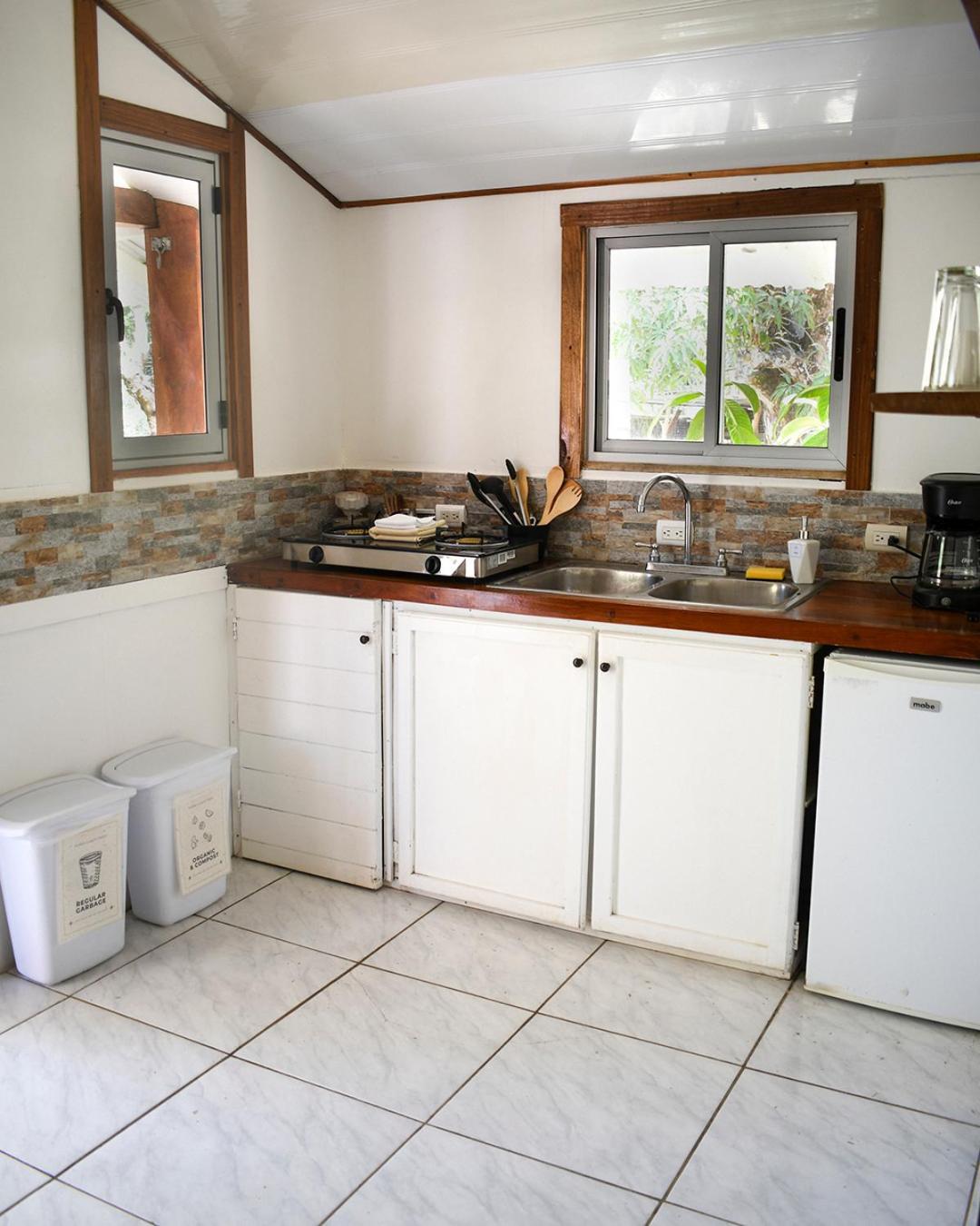 Cuatro Vientos Lodge & Apartments - Mal Pais, Costa Rica Playa Santa Teresa  エクステリア 写真