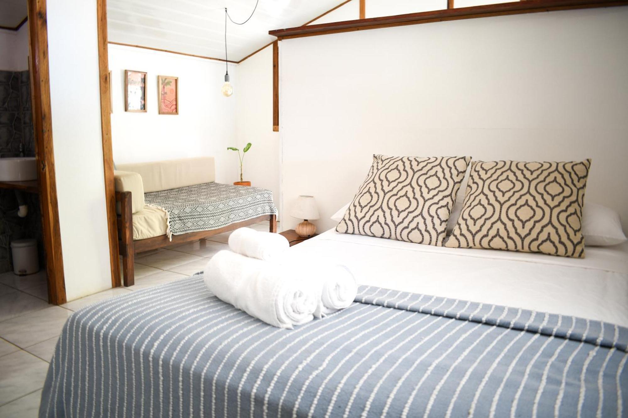 Cuatro Vientos Lodge & Apartments - Mal Pais, Costa Rica Playa Santa Teresa  エクステリア 写真