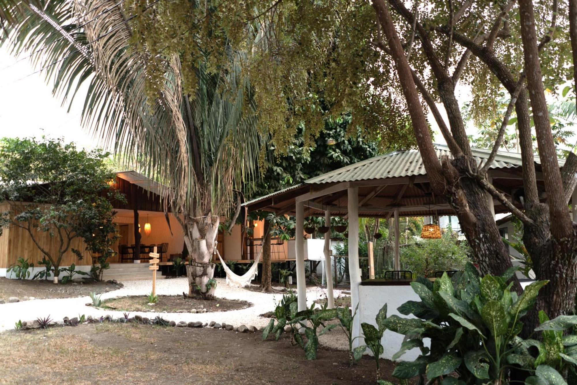 Cuatro Vientos Lodge & Apartments - Mal Pais, Costa Rica Playa Santa Teresa  エクステリア 写真
