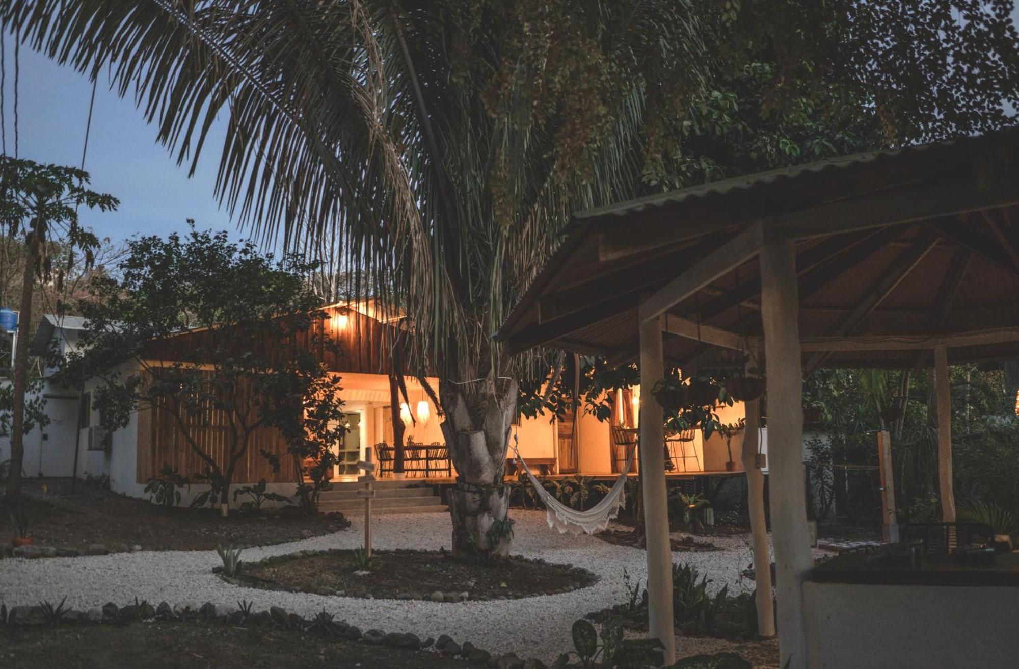 Cuatro Vientos Lodge & Apartments - Mal Pais, Costa Rica Playa Santa Teresa  エクステリア 写真