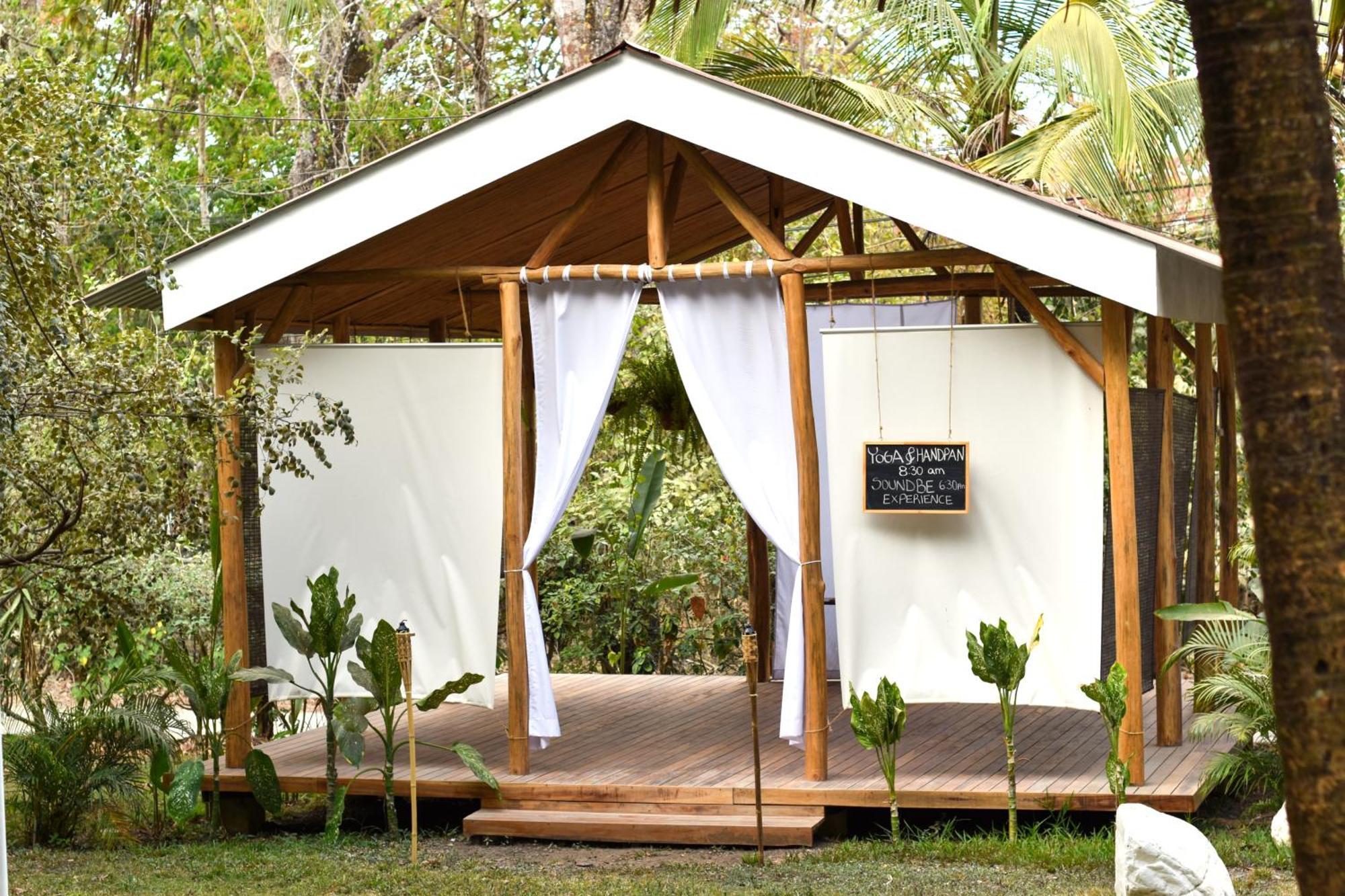 Cuatro Vientos Lodge & Apartments - Mal Pais, Costa Rica Playa Santa Teresa  エクステリア 写真