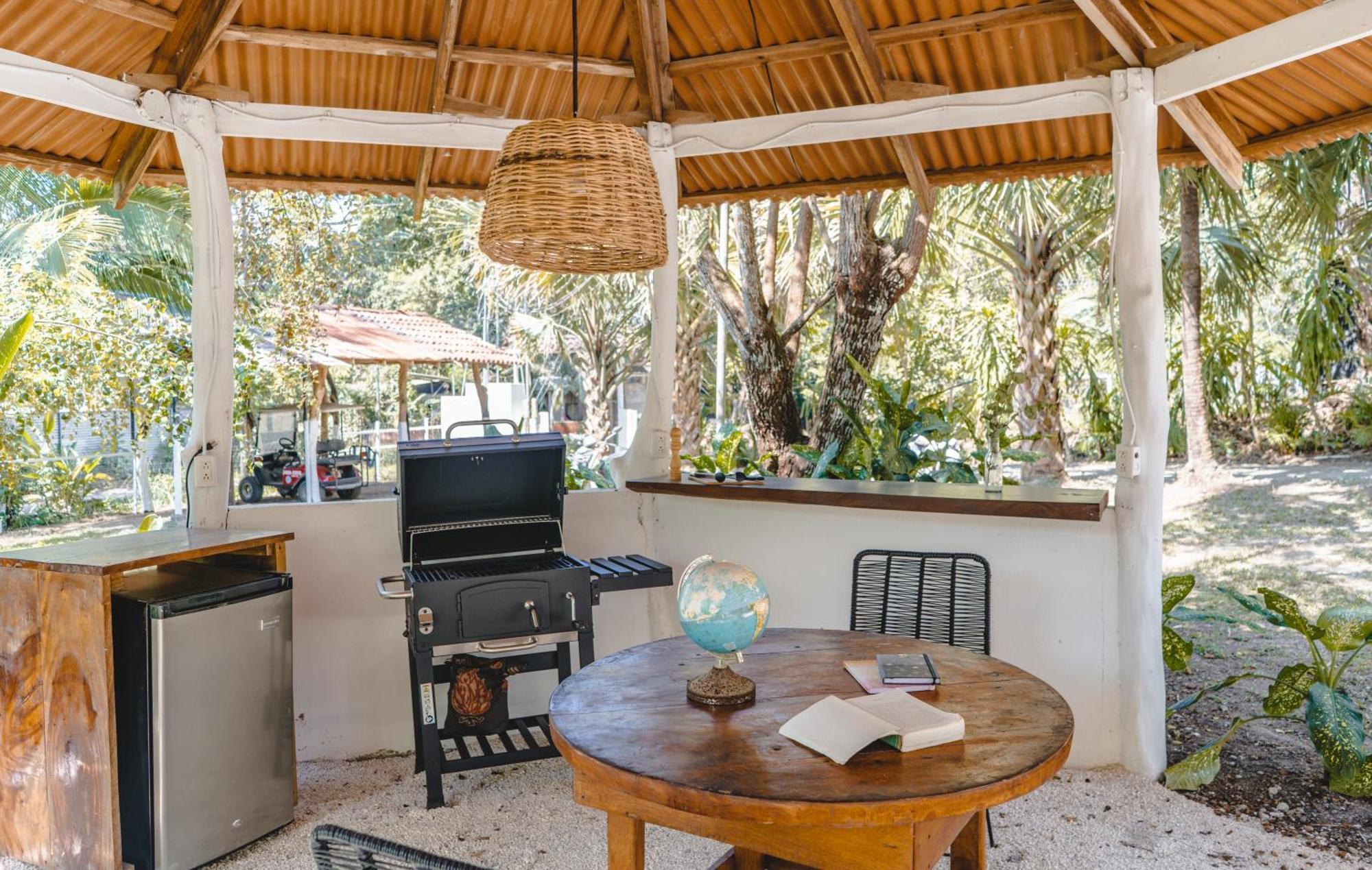 Cuatro Vientos Lodge & Apartments - Mal Pais, Costa Rica Playa Santa Teresa  エクステリア 写真